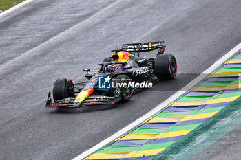 2024-11-03 - Sergio Perez (MEX) - Oracle Red Bull Racing - Red Bull RB20 - Honda RBPT during the Formula 1 Lenovo Grande Premio de Sao Paulo 2024, scheduled to take place at Interlagos Circuit, San Paolo, Brasil, BRA  Nov 1st-3rd, 2024 - FORMULA 1 LENOVO GRANDE PREMIO DE SAO PAULO 2024 - RACE - FORMULA 1 - MOTORS