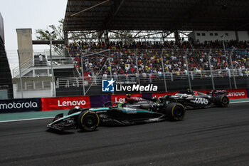 02/11/2024 - 44 HAMILTON Lewis (gbr), Mercedes AMG F1 Team W15, action 27 HULKENBERG Nico (ger), Haas F1 Team VF-24 Ferrari, action during the Formula 1 Grande Premio de Sao Paulo 2024, 21th round of the 2024 Formula One World Championship from November 1 to 3, 2024 on the Interlagos Circuit, in Sao Paulo, Brazil - F1 - SAO PAULO GRAND PRIX 2024 - FORMULA 1 - MOTORI