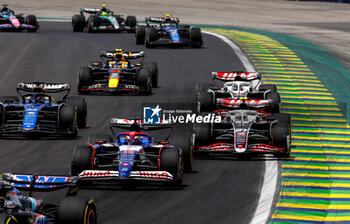 02/11/2024 - 30 LAWSON Liam (nzl), Visa Cash App RB F1 Team VCARB 01, action 27 HULKENBERG Nico (ger), Haas F1 Team VF-24 Ferrari, action 23 ALBON Alexander (tha), Williams Racing FW45, action during the Formula 1 Grande Premio de Sao Paulo 2024, 21th round of the 2024 Formula One World Championship from November 1 to 3, 2024 on the Interlagos Circuit, in Sao Paulo, Brazil - F1 - SAO PAULO GRAND PRIX 2024 - FORMULA 1 - MOTORI