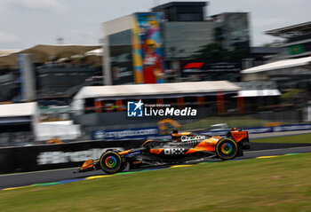 02/11/2024 - 81 PIASTRI Oscar (aus), McLaren F1 Team MCL38, action during the Formula 1 Grande Premio de Sao Paulo 2024, 21th round of the 2024 Formula One World Championship from November 1 to 3, 2024 on the Interlagos Circuit, in Sao Paulo, Brazil - F1 - SAO PAULO GRAND PRIX 2024 - FORMULA 1 - MOTORI