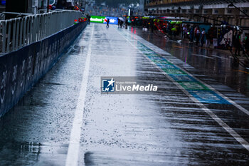 02/11/2024 - pitlane, rain, pluie, illustration, during the Formula 1 Grande Premio de Sao Paulo 2024, 21th round of the 2024 Formula One World Championship from November 1 to 3, 2024 on the Interlagos Circuit, in Sao Paulo, Brazil - F1 - SAO PAULO GRAND PRIX 2024 - FORMULA 1 - MOTORI