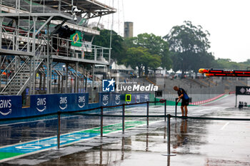 02/11/2024 - Interlagos circuit atmosphere rain, pluie, during the Formula 1 Grande Premio de Sao Paulo 2024, 21th round of the 2024 Formula One World Championship from November 1 to 3, 2024 on the Interlagos Circuit, in Sao Paulo, Brazil - F1 - SAO PAULO GRAND PRIX 2024 - FORMULA 1 - MOTORI