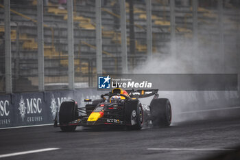 03/11/2024 - 01 VERSTAPPEN Max (nld), Red Bull Racing RB20, action during the Formula 1 Grande Premio de Sao Paulo 2024, 21th round of the 2024 Formula One World Championship from November 1 to 3, 2024 on the Interlagos Circuit, in Sao Paulo, Brazil - F1 - SAO PAULO GRAND PRIX 2024 - FORMULA 1 - MOTORI