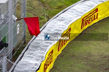 03/11/2024 - Red flag, drapeau, illustration, rain, pluie, during the Formula 1 Grande Premio de Sao Paulo 2024, 21th round of the 2024 Formula One World Championship from November 1 to 3, 2024 on the Interlagos Circuit, in Sao Paulo, Brazil - F1 - SAO PAULO GRAND PRIX 2024 - FORMULA 1 - MOTORI