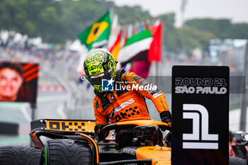 03/11/2024 - NORRIS Lando (gbr), McLaren F1 Team MCL38, portrait pole position during the Formula 1 Grande Premio de Sao Paulo 2024, 21th round of the 2024 Formula One World Championship from November 1 to 3, 2024 on the Interlagos Circuit, in Sao Paulo, Brazil - F1 - SAO PAULO GRAND PRIX 2024 - FORMULA 1 - MOTORI