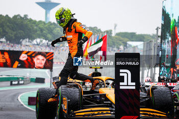 03/11/2024 - NORRIS Lando (gbr), McLaren F1 Team MCL38, portrait pole position during the Formula 1 Grande Premio de Sao Paulo 2024, 21th round of the 2024 Formula One World Championship from November 1 to 3, 2024 on the Interlagos Circuit, in Sao Paulo, Brazil - F1 - SAO PAULO GRAND PRIX 2024 - FORMULA 1 - MOTORI