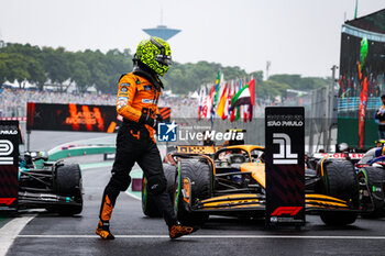 03/11/2024 - NORRIS Lando (gbr), McLaren F1 Team MCL38, portrait pole position during the Formula 1 Grande Premio de Sao Paulo 2024, 21th round of the 2024 Formula One World Championship from November 1 to 3, 2024 on the Interlagos Circuit, in Sao Paulo, Brazil - F1 - SAO PAULO GRAND PRIX 2024 - FORMULA 1 - MOTORI