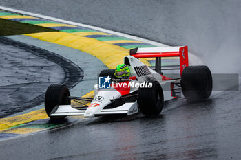 03/11/2024 - Lewis Hamilton driving the McLaren MP4/5B of Ayrton Senna during the Formula 1 Grande Premio de Sao Paulo 2024, 21th round of the 2024 Formula One World Championship from November 1 to 3, 2024 on the Interlagos Circuit, in Sao Paulo, Brazil - F1 - SAO PAULO GRAND PRIX 2024 - FORMULA 1 - MOTORI