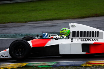 03/11/2024 - Lewis Hamilton driving the McLaren MP4/5B of Ayrton Senna during the Formula 1 Grande Premio de Sao Paulo 2024, 21th round of the 2024 Formula One World Championship from November 1 to 3, 2024 on the Interlagos Circuit, in Sao Paulo, Brazil - F1 - SAO PAULO GRAND PRIX 2024 - FORMULA 1 - MOTORI