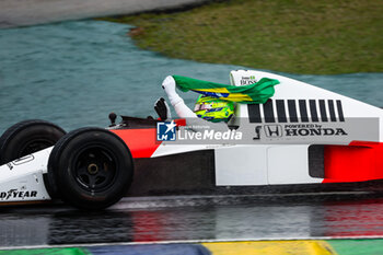 03/11/2024 - Lewis Hamilton driving the McLaren MP4/5B of Ayrton Senna during the Formula 1 Grande Premio de Sao Paulo 2024, 21th round of the 2024 Formula One World Championship from November 1 to 3, 2024 on the Interlagos Circuit, in Sao Paulo, Brazil - F1 - SAO PAULO GRAND PRIX 2024 - FORMULA 1 - MOTORI