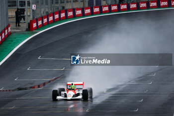 03/11/2024 - HAMILTON Lewis (gbr), driving the 1990 McLaren MP4/5B of Ayrton Senna, action during the Formula 1 Grande Premio de Sao Paulo 2024, 21th round of the 2024 Formula One World Championship from November 1 to 3, 2024 on the Interlagos Circuit, in Sao Paulo, Brazil - F1 - SAO PAULO GRAND PRIX 2024 - FORMULA 1 - MOTORI