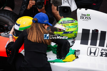 03/11/2024 - HAMILTON Lewis (gbr), in the 1990 McLaren MP4/5B of Ayrton Senna, with Viviane Senna, sister of Ayrton during the Formula 1 Grande Premio de Sao Paulo 2024, 21th round of the 2024 Formula One World Championship from November 1 to 3, 2024 on the Interlagos Circuit, in Sao Paulo, Brazil - F1 - SAO PAULO GRAND PRIX 2024 - FORMULA 1 - MOTORI