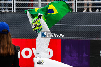 03/11/2024 - HAMILTON Lewis (gbr), after his drive in the 1990 McLaren MP4/5B of Ayrton Senna during the Formula 1 Grande Premio de Sao Paulo 2024, 21th round of the 2024 Formula One World Championship from November 1 to 3, 2024 on the Interlagos Circuit, in Sao Paulo, Brazil - F1 - SAO PAULO GRAND PRIX 2024 - FORMULA 1 - MOTORI