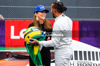 03/11/2024 - HAMILTON Lewis (gbr), after his drive in the 1990 McLaren MP4/5B of Ayrton Senna with Viviane Senna, sister of Ayrton during the Formula 1 Grande Premio de Sao Paulo 2024, 21th round of the 2024 Formula One World Championship from November 1 to 3, 2024 on the Interlagos Circuit, in Sao Paulo, Brazil - F1 - SAO PAULO GRAND PRIX 2024 - FORMULA 1 - MOTORI