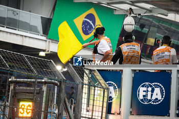 03/11/2024 - yellow flag, drapeau jaune during the Formula 1 Grande Premio de Sao Paulo 2024, 21th round of the 2024 Formula One World Championship from November 1 to 3, 2024 on the Interlagos Circuit, in Sao Paulo, Brazil - F1 - SAO PAULO GRAND PRIX 2024 - FORMULA 1 - MOTORI