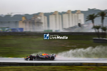 03/11/2024 - 11 PEREZ Sergio (mex), Red Bull Racing RB20, action during the Formula 1 Grande Premio de Sao Paulo 2024, 21th round of the 2024 Formula One World Championship from November 1 to 3, 2024 on the Interlagos Circuit, in Sao Paulo, Brazil - F1 - SAO PAULO GRAND PRIX 2024 - FORMULA 1 - MOTORI