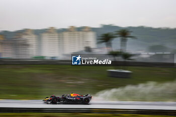 03/11/2024 - 01 VERSTAPPEN Max (nld), Red Bull Racing RB20, action during the Formula 1 Grande Premio de Sao Paulo 2024, 21th round of the 2024 Formula One World Championship from November 1 to 3, 2024 on the Interlagos Circuit, in Sao Paulo, Brazil - F1 - SAO PAULO GRAND PRIX 2024 - FORMULA 1 - MOTORI