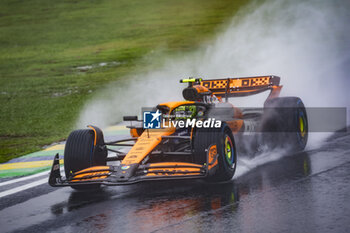 03/11/2024 - 04 NORRIS Lando (gbr), McLaren F1 Team MCL38, action during the Formula 1 Grande Premio de Sao Paulo 2024, 21th round of the 2024 Formula One World Championship from November 1 to 3, 2024 on the Interlagos Circuit, in Sao Paulo, Brazil - F1 - SAO PAULO GRAND PRIX 2024 - FORMULA 1 - MOTORI