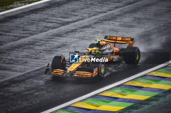 03/11/2024 - 04 NORRIS Lando (gbr), McLaren F1 Team MCL38, action during the Formula 1 Grande Premio de Sao Paulo 2024, 21th round of the 2024 Formula One World Championship from November 1 to 3, 2024 on the Interlagos Circuit, in Sao Paulo, Brazil - F1 - SAO PAULO GRAND PRIX 2024 - FORMULA 1 - MOTORI