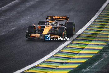 03/11/2024 - 81 PIASTRI Oscar (aus), McLaren F1 Team MCL38, action during the Formula 1 Grande Premio de Sao Paulo 2024, 21th round of the 2024 Formula One World Championship from November 1 to 3, 2024 on the Interlagos Circuit, in Sao Paulo, Brazil - F1 - SAO PAULO GRAND PRIX 2024 - FORMULA 1 - MOTORI