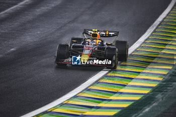 03/11/2024 - 11 PEREZ Sergio (mex), Red Bull Racing RB20, action during the Formula 1 Grande Premio de Sao Paulo 2024, 21th round of the 2024 Formula One World Championship from November 1 to 3, 2024 on the Interlagos Circuit, in Sao Paulo, Brazil - F1 - SAO PAULO GRAND PRIX 2024 - FORMULA 1 - MOTORI