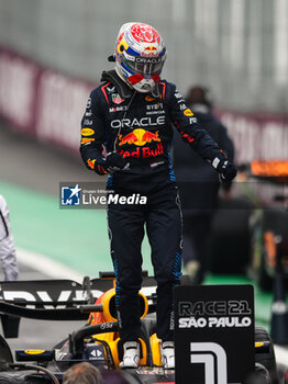 03/11/2024 - VERSTAPPEN Max (ned), Red Bull Racing RB20, portrait celebrates his victory during the Formula 1 Grande Premio de Sao Paulo 2024, 21th round of the 2024 Formula One World Championship from November 1 to 3, 2024 on the Interlagos Circuit, in Sao Paulo, Brazil - F1 - SAO PAULO GRAND PRIX 2024 - FORMULA 1 - MOTORI