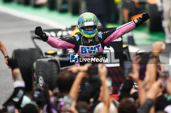 03/11/2024 - OCON Esteban (fra), Alpine F1 Team A524, portrait celebrates the podium during the Formula 1 Grande Premio de Sao Paulo 2024, 21th round of the 2024 Formula One World Championship from November 1 to 3, 2024 on the Interlagos Circuit, in Sao Paulo, Brazil - F1 - SAO PAULO GRAND PRIX 2024 - FORMULA 1 - MOTORI