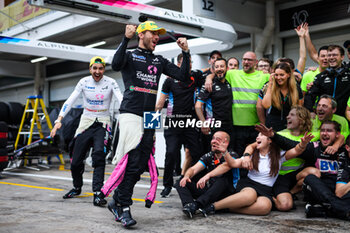 03/11/2024 - GASLY Pierre (fra), Alpine F1 Team A524, and OCON Esteban (fra), Alpine F1 Team A524, portrait celebrating podium with the team during the Formula 1 Grande Premio de Sao Paulo 2024, 21th round of the 2024 Formula One World Championship from November 1 to 3, 2024 on the Interlagos Circuit, in Sao Paulo, Brazil - F1 - SAO PAULO GRAND PRIX 2024 - FORMULA 1 - MOTORI