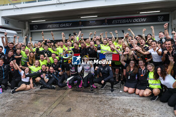 03/11/2024 - GASLY Pierre (fra), Alpine F1 Team A524, OCON Esteban (fra), Alpine F1 Team A524, portrait celebration during the Formula 1 Grande Premio de Sao Paulo 2024, 21th round of the 2024 Formula One World Championship from November 1 to 3, 2024 on the Interlagos Circuit, in Sao Paulo, Brazil - F1 - SAO PAULO GRAND PRIX 2024 - FORMULA 1 - MOTORI