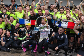 03/11/2024 - GASLY Pierre (fra), Alpine F1 Team A524, OCON Esteban (fra), Alpine F1 Team A524, portrait celebration during the Formula 1 Grande Premio de Sao Paulo 2024, 21th round of the 2024 Formula One World Championship from November 1 to 3, 2024 on the Interlagos Circuit, in Sao Paulo, Brazil - F1 - SAO PAULO GRAND PRIX 2024 - FORMULA 1 - MOTORI