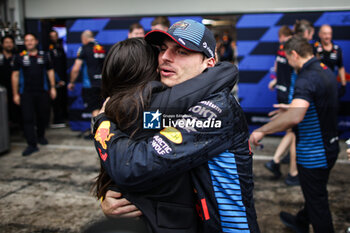 03/11/2024 - VERSTAPPEN Max (ned), Red Bull Racing RB20, portrait Kelly Piquet, portrait during the Formula 1 Grande Premio de Sao Paulo 2024, 21th round of the 2024 Formula One World Championship from November 1 to 3, 2024 on the Interlagos Circuit, in Sao Paulo, Brazil - F1 - SAO PAULO GRAND PRIX 2024 - FORMULA 1 - MOTORI