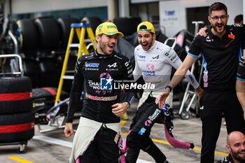 03/11/2024 - GASLY Pierre (fra), Alpine F1 Team A524, portrait OCON Esteban (fra), Alpine F1 Team A524, portrait podium celebration mechanic, mecanicien, mechanics during the Formula 1 Grande Premio de Sao Paulo 2024, 21th round of the 2024 Formula One World Championship from November 1 to 3, 2024 on the Interlagos Circuit, in Sao Paulo, Brazil - F1 - SAO PAULO GRAND PRIX 2024 - FORMULA 1 - MOTORI