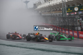 03/11/2024 - 11 PEREZ Sergio (mex), Red Bull Racing RB20, action 77 BOTTAS Valtteri (fin), Stake F1 Team Kick Sauber C44, action 55 SAINZ Carlos (spa), Scuderia Ferrari SF-24, action during the Formula 1 Grande Premio de Sao Paulo 2024, 21th round of the 2024 Formula One World Championship from November 1 to 3, 2024 on the Interlagos Circuit, in Sao Paulo, Brazil - F1 - SAO PAULO GRAND PRIX 2024 - FORMULA 1 - MOTORI