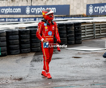 03/11/2024 - SAINZ Carlos (spa), Scuderia Ferrari SF-24, portrait crash, accident, during the Formula 1 Grande Premio de Sao Paulo 2024, 21th round of the 2024 Formula One World Championship from November 1 to 3, 2024 on the Interlagos Circuit, in Sao Paulo, Brazil - F1 - SAO PAULO GRAND PRIX 2024 - FORMULA 1 - MOTORI