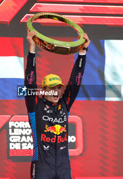 03/11/2024 - VERSTAPPEN Max (ned), Red Bull Racing RB20, portrait podium trophy during the Formula 1 Grande Premio de Sao Paulo 2024, 21th round of the 2024 Formula One World Championship from November 1 to 3, 2024 on the Interlagos Circuit, in Sao Paulo, Brazil - F1 - SAO PAULO GRAND PRIX 2024 - FORMULA 1 - MOTORI