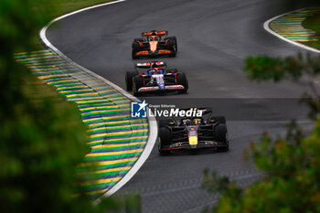 03/11/2024 - 01 VERSTAPPEN Max (nld), Red Bull Racing RB20, action 30 LAWSON Liam (nzl), Visa Cash App RB F1 Team VCARB 01, action 81 PIASTRI Oscar (aus), McLaren F1 Team MCL38, action during the Formula 1 Grande Premio de Sao Paulo 2024, 21th round of the 2024 Formula One World Championship from November 1 to 3, 2024 on the Interlagos Circuit, in Sao Paulo, Brazil - F1 - SAO PAULO GRAND PRIX 2024 - FORMULA 1 - MOTORI