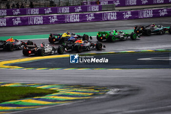 03/11/2024 - 50 BEARMAN Ollie (gbr), Haas F1 Team VF-24 Ferrari, 01 VERSTAPPEN Max (nld), Red Bull Racing RB20, action during the Formula 1 Grande Premio de Sao Paulo 2024, 21th round of the 2024 Formula One World Championship from November 1 to 3, 2024 on the Interlagos Circuit, in Sao Paulo, Brazil - F1 - SAO PAULO GRAND PRIX 2024 - FORMULA 1 - MOTORI