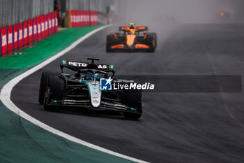 03/11/2024 - 63 RUSSELL George (gbr), Mercedes AMG F1 Team W15, 04 NORRIS Lando (gbr), McLaren F1 Team MCL38, action during the Formula 1 Grande Premio de Sao Paulo 2024, 21th round of the 2024 Formula One World Championship from November 1 to 3, 2024 on the Interlagos Circuit, in Sao Paulo, Brazil - F1 - SAO PAULO GRAND PRIX 2024 - FORMULA 1 - MOTORI