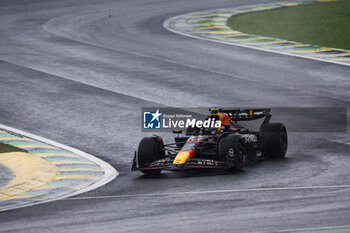 03/11/2024 - 11 PEREZ Sergio (mex), Red Bull Racing RB20, action during the Formula 1 Grande Premio de Sao Paulo 2024, 21th round of the 2024 Formula One World Championship from November 1 to 3, 2024 on the Interlagos Circuit, in Sao Paulo, Brazil - F1 - SAO PAULO GRAND PRIX 2024 - FORMULA 1 - MOTORI