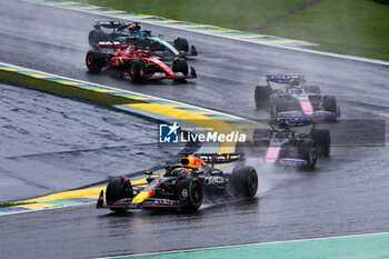 03/11/2024 - 01 VERSTAPPEN Max (nld), Red Bull Racing RB20, 31 OCON Esteban (fra), Alpine F1 Team A524, 10 GASLY Pierre (fra), Alpine F1 Team A524, action during the Formula 1 Grande Premio de Sao Paulo 2024, 21th round of the 2024 Formula One World Championship from November 1 to 3, 2024 on the Interlagos Circuit, in Sao Paulo, Brazil - F1 - SAO PAULO GRAND PRIX 2024 - FORMULA 1 - MOTORI