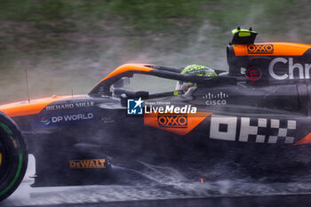 03/11/2024 - 04 NORRIS Lando (gbr), McLaren F1 Team MCL38, action during the Formula 1 Grande Premio de Sao Paulo 2024, 21th round of the 2024 Formula One World Championship from November 1 to 3, 2024 on the Interlagos Circuit, in Sao Paulo, Brazil - F1 - SAO PAULO GRAND PRIX 2024 - FORMULA 1 - MOTORI