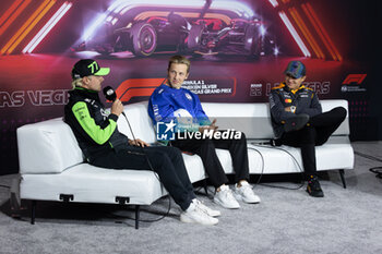 21/11/2024 - Press conference BOTTAS Valtteri (fin), Stake F1 Team Kick Sauber C44, portrait LAWSON Liam (nzl), Visa Cash App RB F1 Team Reserve Driver, portrait NORRIS Lando (gbr), McLaren F1 Team MCL38, portrait during the Formula 1 Heineken Silver Las Vegas Grand Prix 2024, 22th round of the 2024 Formula One World Championship from November 21 to 23, 2024 on the Las Vegas Strip Circuit, in Las Vegas, United States of America - F1 - LAS VEGAS GRAND PRIX 2024 - FORMULA 1 - MOTORI