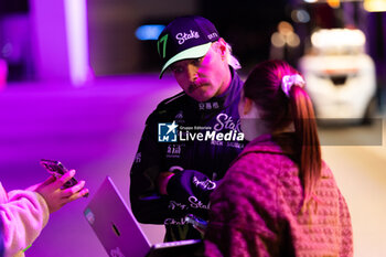 21/11/2024 - BOTTAS Valtteri (fin), Stake F1 Team Kick Sauber C44, portrait during the Formula 1 Heineken Silver Las Vegas Grand Prix 2024, 22th round of the 2024 Formula One World Championship from November 21 to 23, 2024 on the Las Vegas Strip Circuit, in Las Vegas, United States of America - F1 - LAS VEGAS GRAND PRIX 2024 - FORMULA 1 - MOTORI