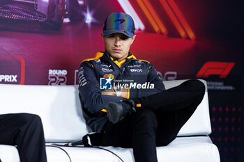 21/11/2024 - NORRIS Lando (gbr), McLaren F1 Team MCL38, portrait during the Formula 1 Heineken Silver Las Vegas Grand Prix 2024, 22th round of the 2024 Formula One World Championship from November 21 to 23, 2024 on the Las Vegas Strip Circuit, in Las Vegas, United States of America - F1 - LAS VEGAS GRAND PRIX 2024 - FORMULA 1 - MOTORI