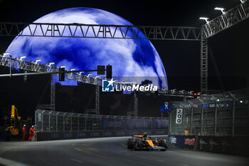 2024-11-22 - 04 NORRIS Lando (gbr), McLaren F1 Team MCL38, action during the Formula 1 Heineken Silver Las Vegas Grand Prix 2024, 22th round of the 2024 Formula One World Championship from November 21 to 23, 2024 on the Las Vegas Strip Circuit, in Las Vegas, United States of America - F1 - LAS VEGAS GRAND PRIX 2024 - FORMULA 1 - MOTORS