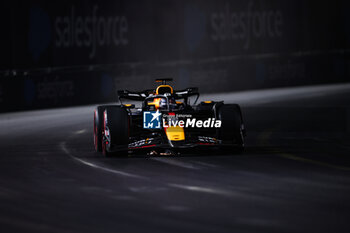 2024-11-22 - 01 VERSTAPPEN Max (nld), Red Bull Racing RB20, action during the Formula 1 Heineken Silver Las Vegas Grand Prix 2024, 22th round of the 2024 Formula One World Championship from November 21 to 23, 2024 on the Las Vegas Strip Circuit, in Las Vegas, United States of America - F1 - LAS VEGAS GRAND PRIX 2024 - FORMULA 1 - MOTORS