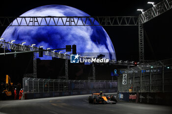 2024-11-22 - 04 NORRIS Lando (gbr), McLaren F1 Team MCL38, action during the Formula 1 Heineken Silver Las Vegas Grand Prix 2024, 22th round of the 2024 Formula One World Championship from November 21 to 23, 2024 on the Las Vegas Strip Circuit, in Las Vegas, United States of America - F1 - LAS VEGAS GRAND PRIX 2024 - FORMULA 1 - MOTORS