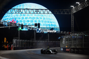 2024-11-22 - 44 HAMILTON Lewis (gbr), Mercedes AMG F1 Team W15, action during the Formula 1 Heineken Silver Las Vegas Grand Prix 2024, 22th round of the 2024 Formula One World Championship from November 21 to 23, 2024 on the Las Vegas Strip Circuit, in Las Vegas, United States of America - F1 - LAS VEGAS GRAND PRIX 2024 - FORMULA 1 - MOTORS