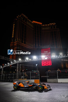 2024-11-22 - 04 NORRIS Lando (gbr), McLaren F1 Team MCL38, action during the Formula 1 Heineken Silver Las Vegas Grand Prix 2024, 22th round of the 2024 Formula One World Championship from November 21 to 23, 2024 on the Las Vegas Strip Circuit, in Las Vegas, United States of America - F1 - LAS VEGAS GRAND PRIX 2024 - FORMULA 1 - MOTORS