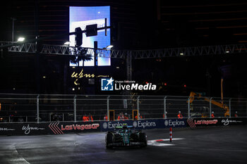 2024-11-22 - 14 ALONSO Fernando (spa), Aston Martin F1 Team AMR24, action during the Formula 1 Heineken Silver Las Vegas Grand Prix 2024, 22th round of the 2024 Formula One World Championship from November 21 to 23, 2024 on the Las Vegas Strip Circuit, in Las Vegas, United States of America - F1 - LAS VEGAS GRAND PRIX 2024 - FORMULA 1 - MOTORS